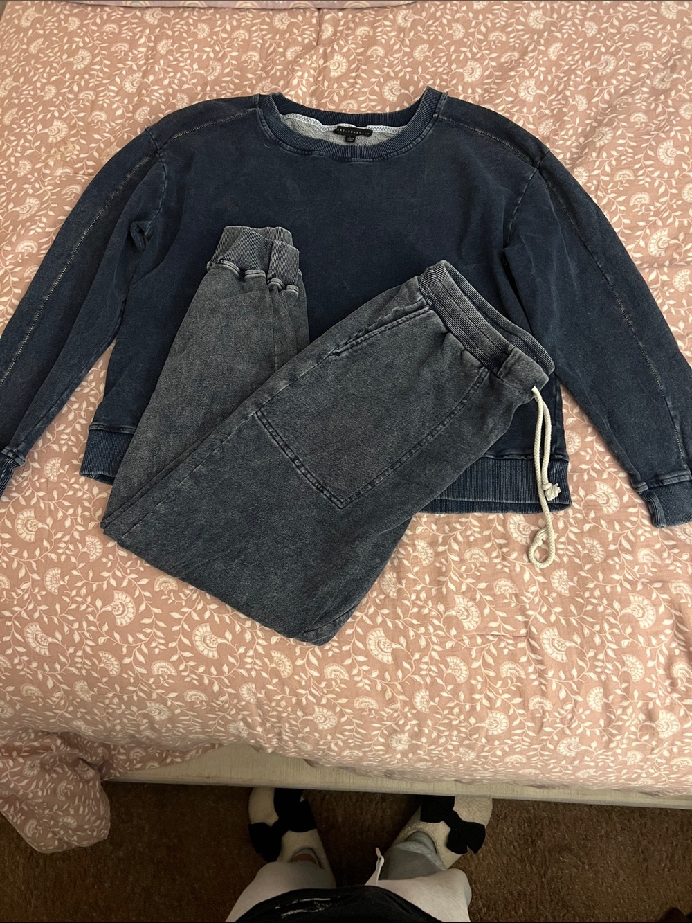 Jane and Delancey Women's Washed Navy Sweatshirt and Jogger Set